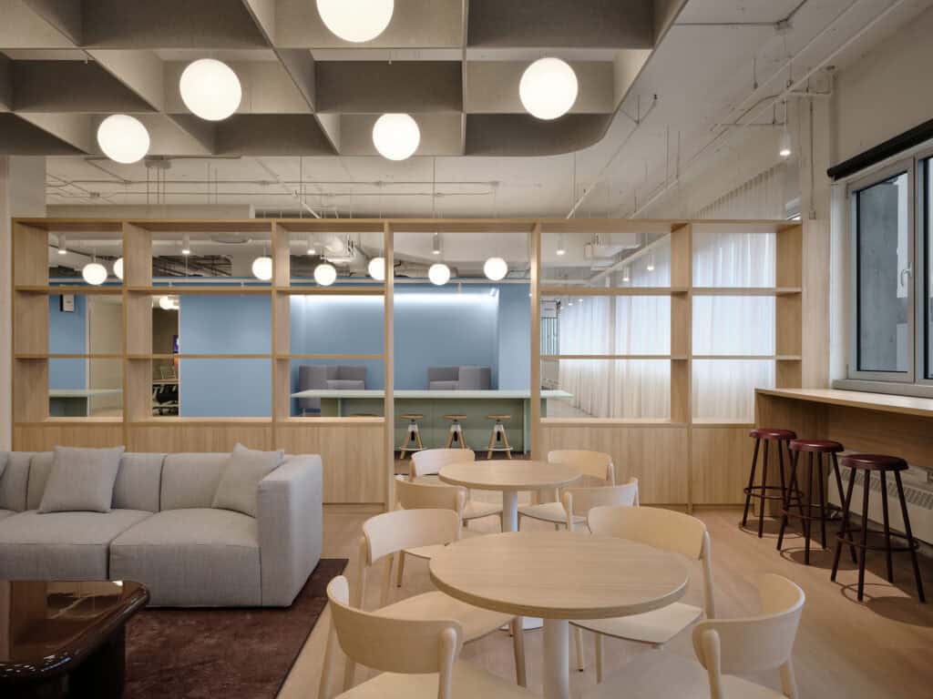 Comment l’aménagement intérieur de vos bureaux d’entreprise renforce -ou fragilise- votre marque employeur