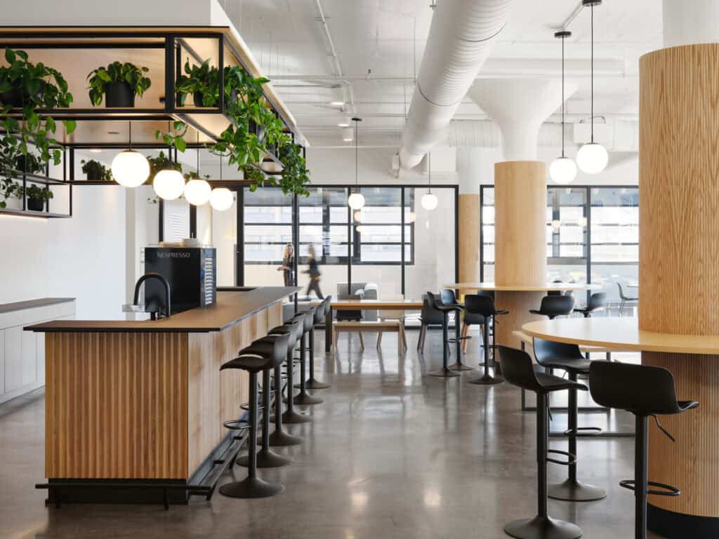 Aménagement de bureaux : quels éléments prendre en compte pour maximiser l&rsquo;expérience employé?